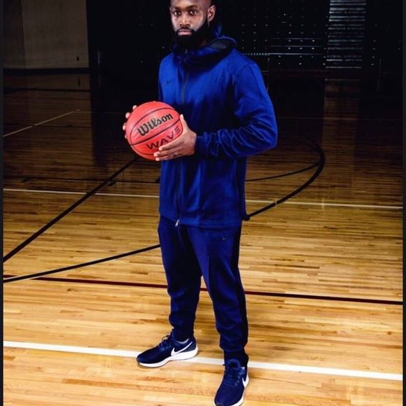 Meet your Posher, Lorenzo - Picture 1 of 1